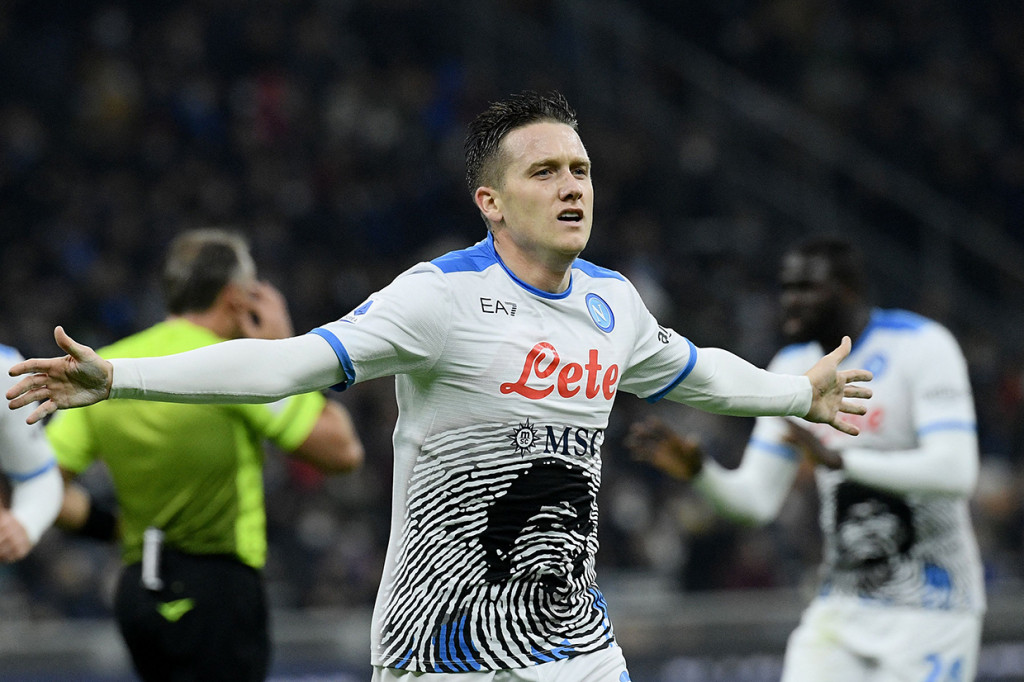 Partenopei memimpin lebih dulu lewat Piotr Zielinski.