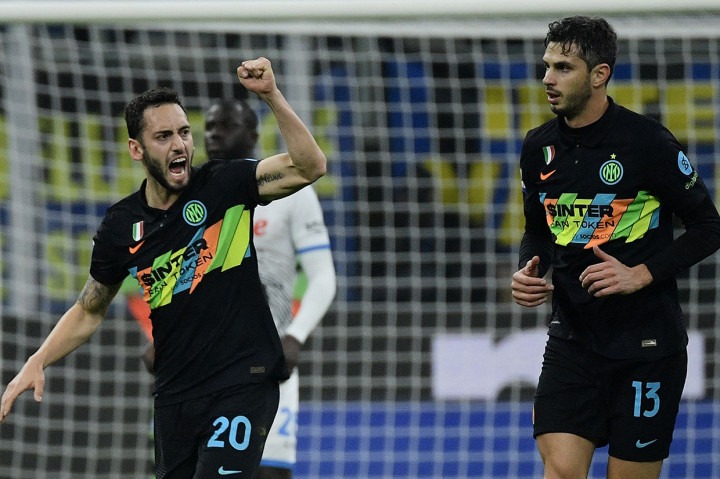 Inter Milan membalikan keadaan melalui gol-gol Hakan Calhanoglu dan Ivan Perisic.