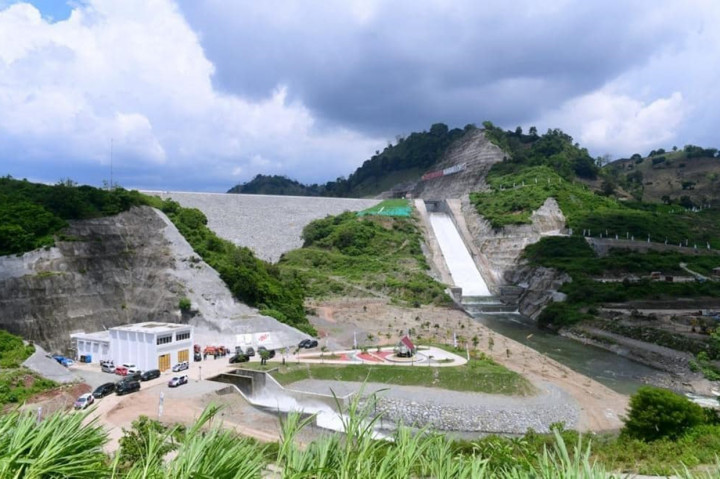 Bendungan berkapasitas 40,53 juta meter kubik ini mampu mengairi hingga 7 ribu hektare lahan pertanian dan diharapkan dapat meningkatkan intensitas tanam sekaligus kesejahteraan para petani.