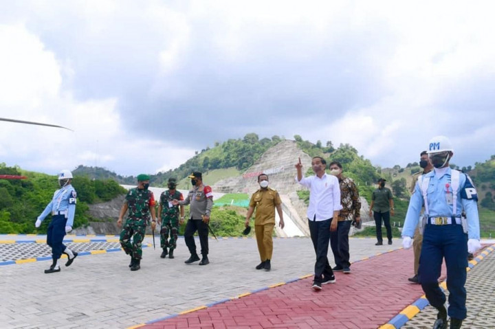 Hadir dalam acara peresmian tersebut Menteri Koordinator Perekonomian Airlangga Hartarto, Menteri Pekerjaan Umum dan Perumahan Rakyat (PUPR) Basuki Hadimuljono, anggota komisi V DPR RI, Gubernur Sulsel, Bupati Gowa, Bupati Jeneponto, hingga tokoh masyarakat dan para petani.