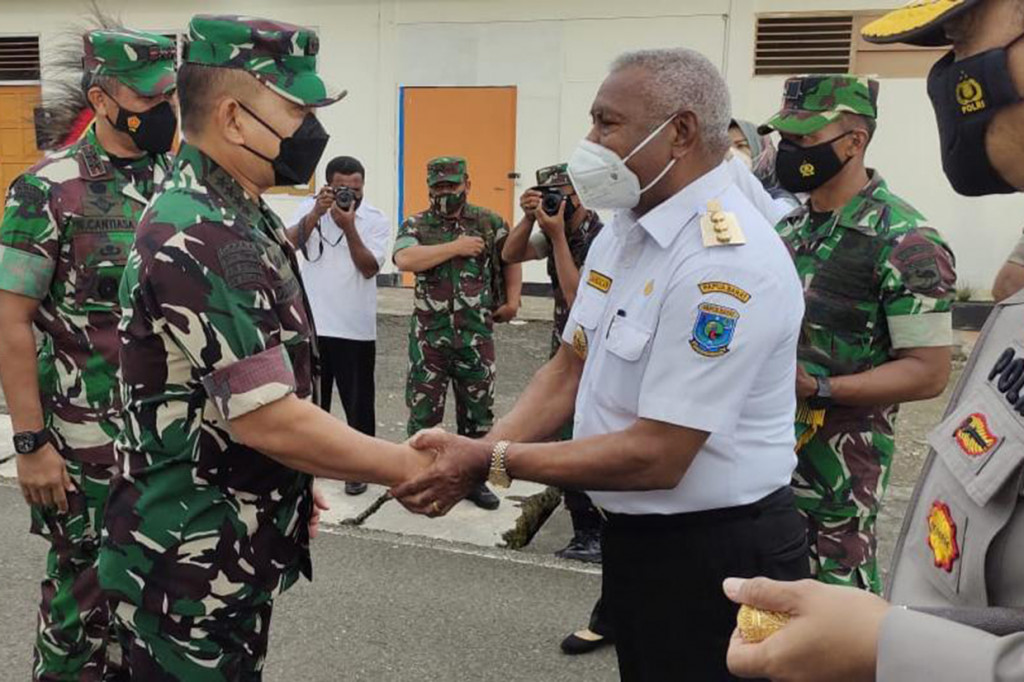 Kepala Staf Angkatan Darat (KSAD) Jenderal TNI Dudung Abdurachman tiba di Kabupaten Manokwari dalam rangka agenda kunjungan kerja di wilayah Papua Barat, Rabu, 24 November 2021.