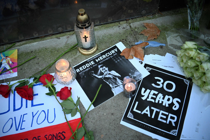 30 tahun yang lalu, penyanyi yang juga pentolan grup band Queen, Freddie Mercury meninggal dunia pada 24 November 1991.