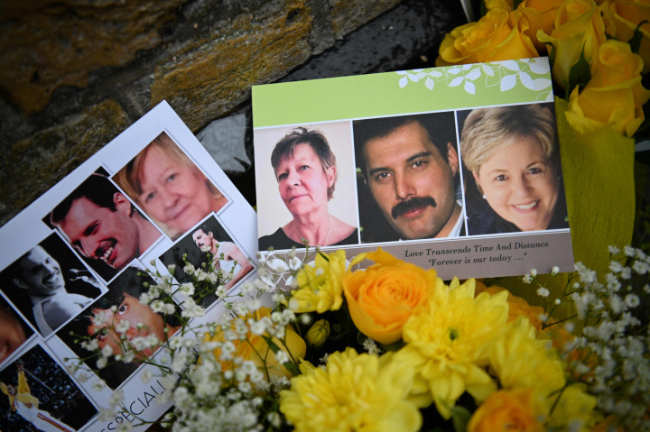 Mercury meninggal dunia karena mengidap pneumonia bronkial terkait AIDS pada usia 45 tahun. Saat itu, seluruh dunia turut berduka cita atas kepergian bintang rock pelantun 