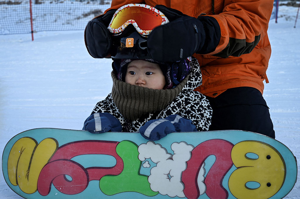 Percobaan pertama Yuji di snowboarding terjadi pada dua minggu yang lalu selama liburan keluarga.
