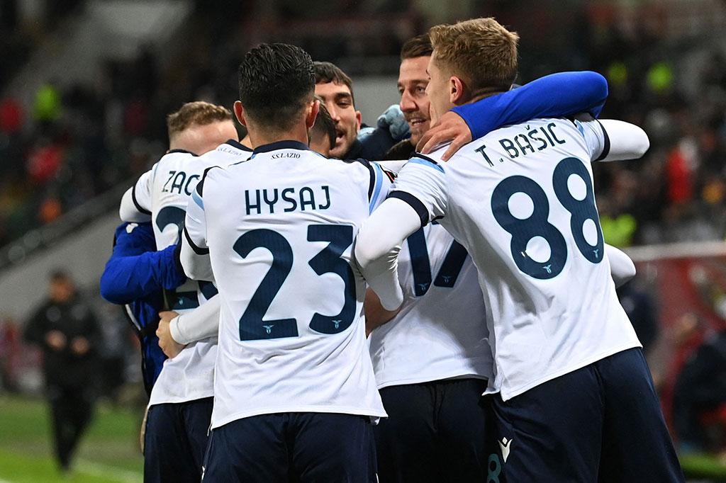 Lazio sukses melibas Lokomotiv Moskow tiga gol tanpa balas dalam pertandingan Grup E Liga Europa di Lokomotiv Stadium pada Jumat, 26 November 2021 dini hari WIB.