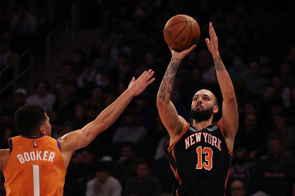 Evan Fournier menambahkan 11 poin dan RJ Barrett mencetak 10 poin untuk New York, sementara Mitchell Robinson menghasilkan delapan rebound serta tujuh poin.