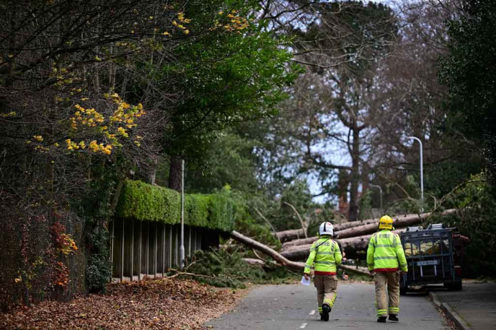 Badai Dahsyat Terjang Inggris, Dua Orang Meninggal Dunia