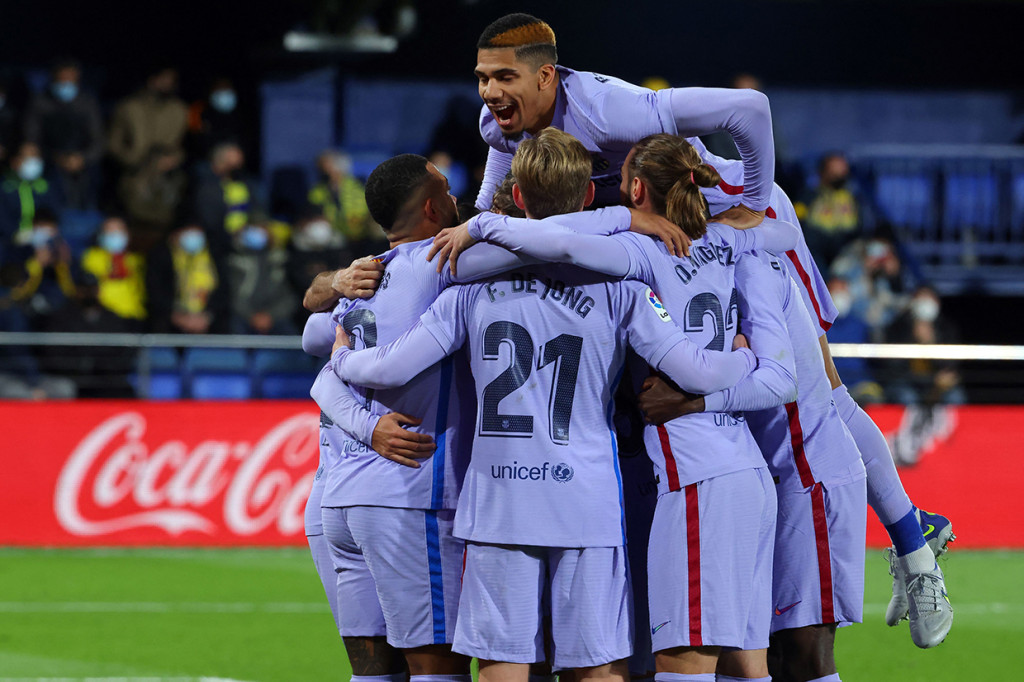 Bertanding di Estadio de la Ceramica, Minggu, 28 November 2021, dini hari WIB, Blaugrana menang telak 3-1.