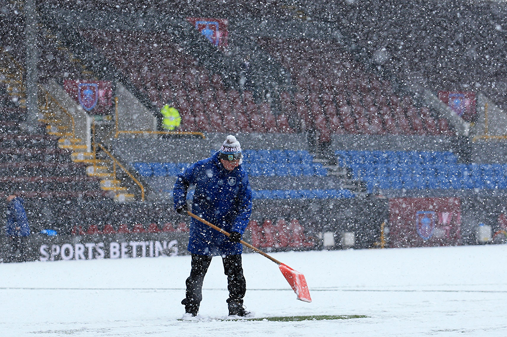 Mengenai tanggal pengganti, hal itu diputuskan di lain hari.