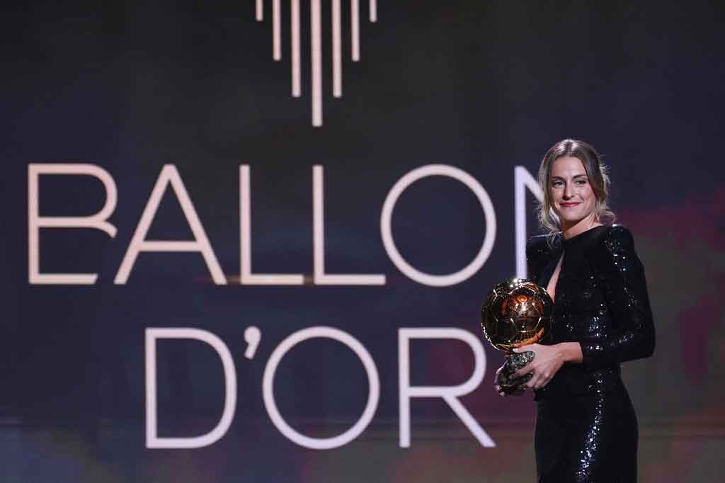 Putellas menjadi kapten Barcelona untuk meraih kemenangan di Liga Champions tahun ini, mencetak gol penalti di final saat timnya mengalahkan Chelsea 4-0 di Gothenburg. Dia juga memenangkan liga Spanyol dan piala ganda bersama Barca, klub yang dia ikuti saat remaja pada 2012, dan membantu negaranya lolos ke Euro Wanita mendatang di Inggris.