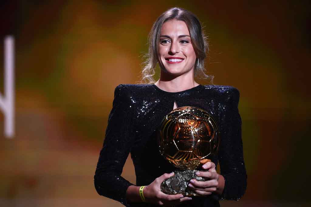 Rekan setimnya di Barcelona dan Spanyol Jennifer Hermoso berada di urutan kedua dalam pemungutan suara, sementara pemain Chelsea Sam Kerr asal Australia berada di urutan ketiga.