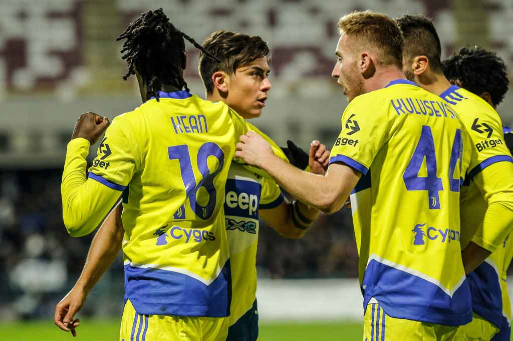 Meski menang, Juve tertahan di posisi ketujuh klasemen karena kalah selisih gol dari Fiorentina yang sama-sama mengoleksi 24 poin, sedangkan Salernitana kian terpatri jadi juru kunci dengan delapan poin.