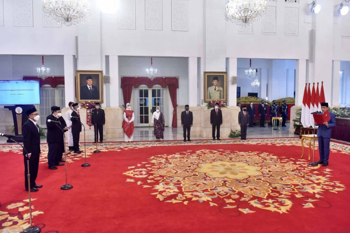 Presiden Joko Widodo melantik anggota Komisi Nasional Disabilitas Periode Tahun 2021–2026, di Istana Negara, Jakarta, Rabu, 1 Desember 2021.