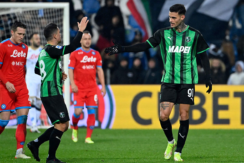 Sassuolo kemudian memperkecil ketertinggalan mereka melalui sepakan keras Gianluca Scamacca pada menit ke-71.