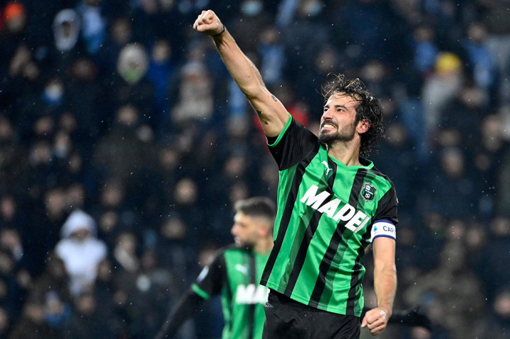 Tuan rumah akhirnya berhasil membuyarkan kemenangan Napoli lewat gol Gian Ferrari semenit jelang bubaran waktu normal.