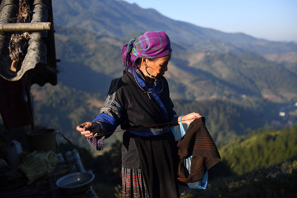 Tetapi tidak jelas kapan negara itu akan dibuka sepenuhnya, karena terus berjuang melawan wabah covid-19 yang serius.