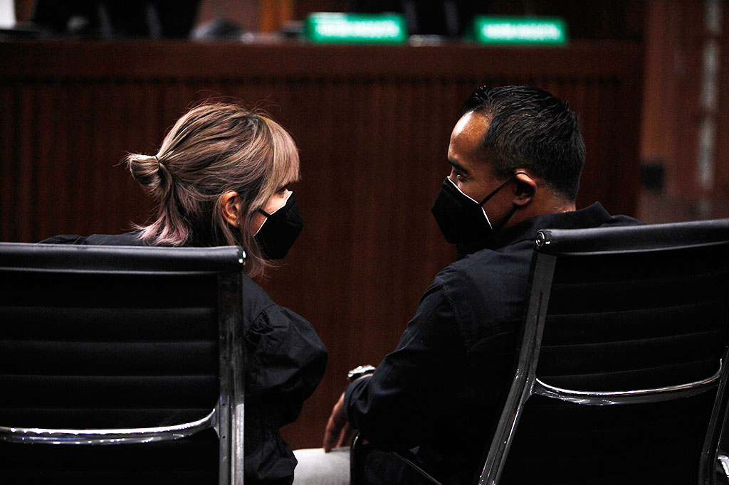 Kedua terdakwa menjalani sidang perdana kasus penyalahgunaan narkoba dengan register perkara Nomor:770/Pid.Sus/2021/PN.Jkt.Pst.