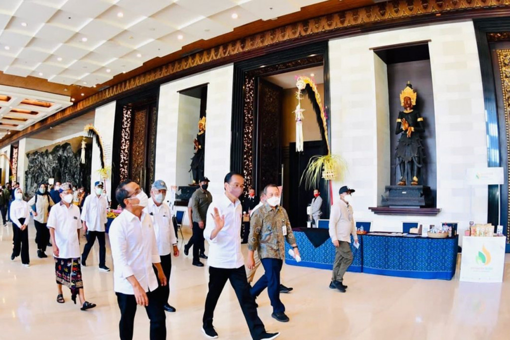 Lokasi berikutnya yang ditinjau Presiden adalah Bali Nusa Dua Convention Center (BNDCC).