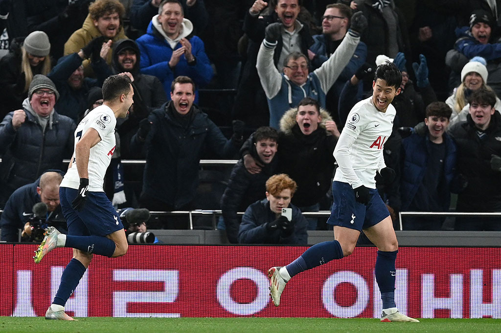 Keunggulan Tottenham baru bertambah pada menit ke-65 saat Reguilon menyisir dari sisi kiri dalam situasi serangan balik sebelum melepaskan umpan tarik matang yang tinggal disontek oleh Son ke gawang tim tamu.