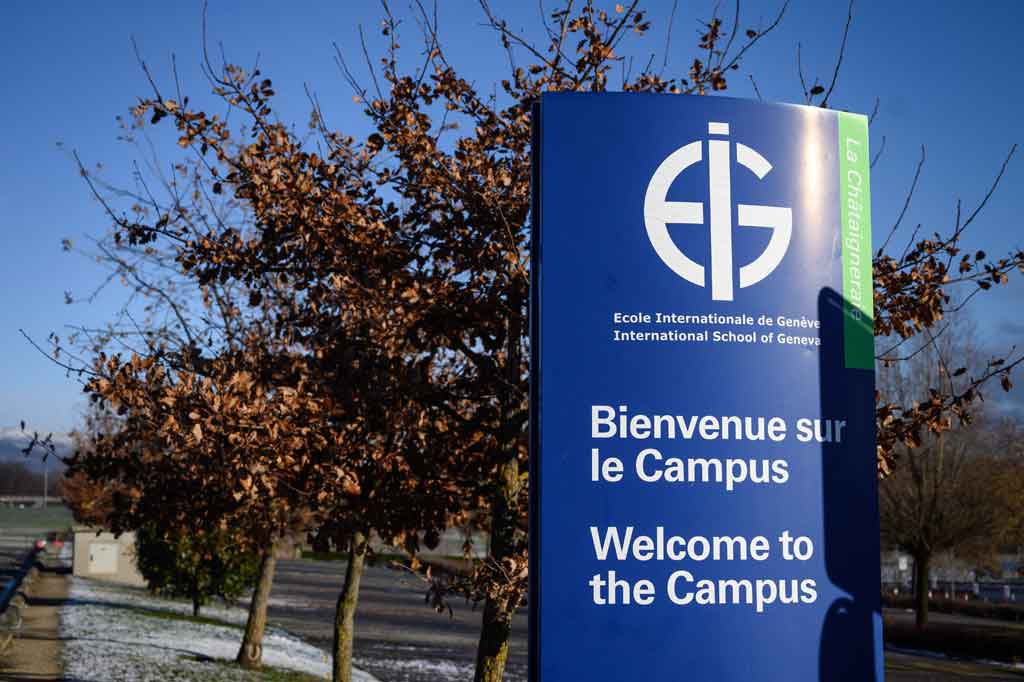 Dua wilayah di Swiss, yaitu Jenewa dan Vaud, telah mengarantina sekitar 2.000 orang, sebagian besar adalah anak-anak, setelah dua kasus varian Omicron ditemukan di sebuah sekolah internasional.