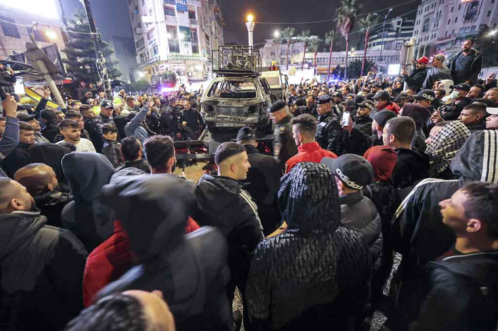 Orang Israel tidak diizinkan memasuki wilayah Tepi Barat di bawah kendali Palestina tanpa izin khusus.