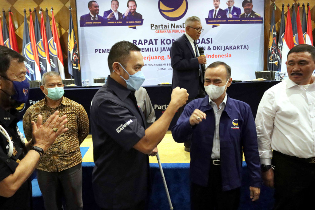 Sebanyak 27 kader Partai Hati Nurani Rakyat (Hanura) 'bedol desa' atau pindah ke Partai NasDem, salah satunya mantan ketua DPD Hanura DKI Jakarta Mohammad (Ongen) Sangaji.