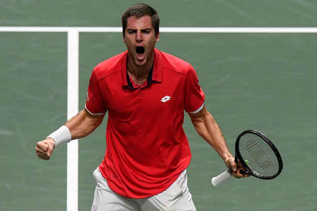 Borna Gojo membawa Kroasia unggul dengan kemenangan 4-6, 6-3, 6-2 atas Dusan Lajovic pada pertandingan pembuka.