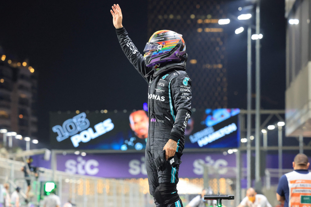 Lewis Hamilton sukses meraih pole F1 GP Arab Saudi 2021 usai mengalahkan Valtteri Bottas pada sesi kualifikasi di Sirkuit Jeddah Corniche, Minggu, 5 Desember 2021, dini hari WIB.