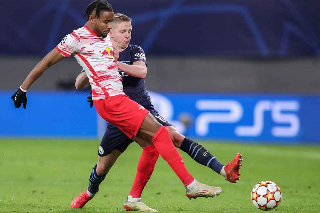 City menurunkan skuad pelapis dalam pertandingan kali ini. Hal tersebut bisa dimanfaatkan tim tuan rumah yang langsung mengambil inisiatif serangan.