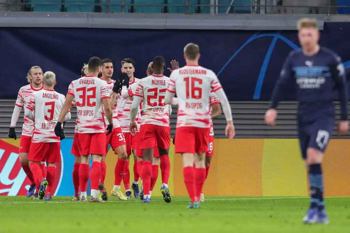Leipzig akhirnya berhasil memecah kebuntuan pada menit ke-24. Umpan terobosan Laimer membelah pertahanan City dan diterima Szoboszlai yang berhasil menaklukkan Steffen. Skor 1-0 untuk tuan rumah.
