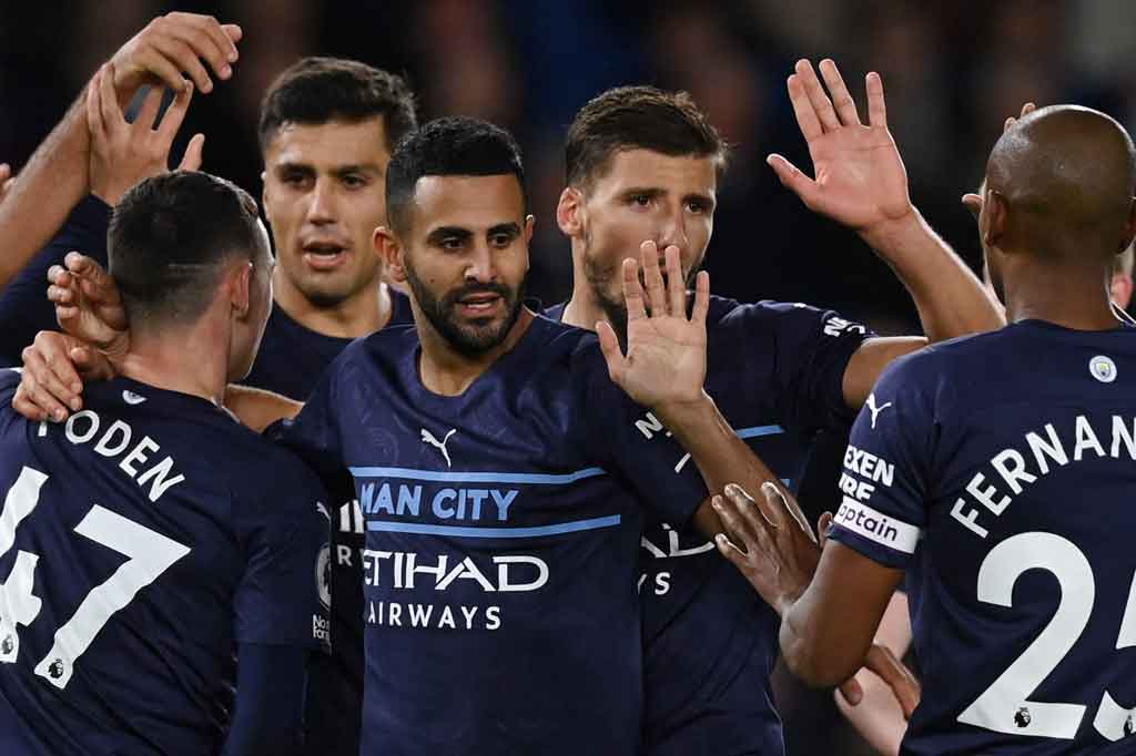 City akhirnya bisa mencetak satu gol balasan pada menit ke-76. Umpan lambung Zhinchenko dari sisi kiri mengarah ke tiang jauh yang disundul Mahrez dengan bebas. Kedudukan menjadi 2-1.