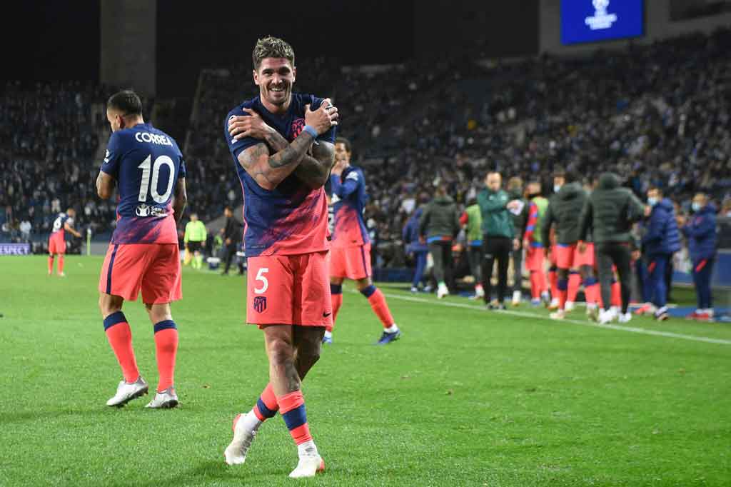 Rodrigo de Paul menambahkan gol ketiga tim tamu 60 detik kemudian.