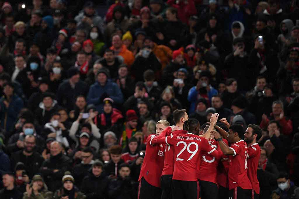 Pada menit ke-9, MU berhasil membuka keunggulan. Umpan silang Luke Shaw dari sisi kiri disambut sepakan voli Mason Greenwood ke sudut kiri bawah untuk mengubah skor menjadi 1-0.