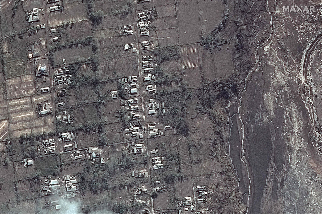 Di kawasan tersebut, diduga masih terdapat beberapa warga yang tertimbun. Petugas juga mendapat laporan dari warga tentang beberapa penduduk yang belum diketahui keberadaannya.