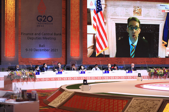 Kedua Addressing Scaring Effect to Secure Future Growth, yaitu mengatasi dampak berkepanjangan (scarring effect) krisis dengan meningkatkan produktivitas dan pertumbuhan jangka panjang, memperhatikan ketenagakerjaan, rumah tangga, sektor korporasi, dan sektor 