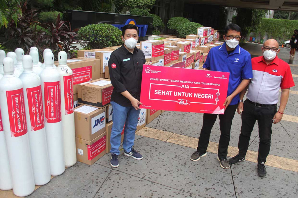 Yayasan Media Group menyalurkan bantuan bagi fasilitas kesehatan dan tenaga kesehatan dari AIA dalam penanganan pandemi Covid-19 di wilayah Indonesia melalui kerjasama dengan BenihBaik.com dan JNE menyalurkan bantuan kesehatan dalam bentuk Multivitamin, Hazmat, APD/ Protective Gown, Masker N95, Oxymeetr dan Tabung Oksigen bagi 15 Rumah Sakit yang tersebar di 6 Provinsi.