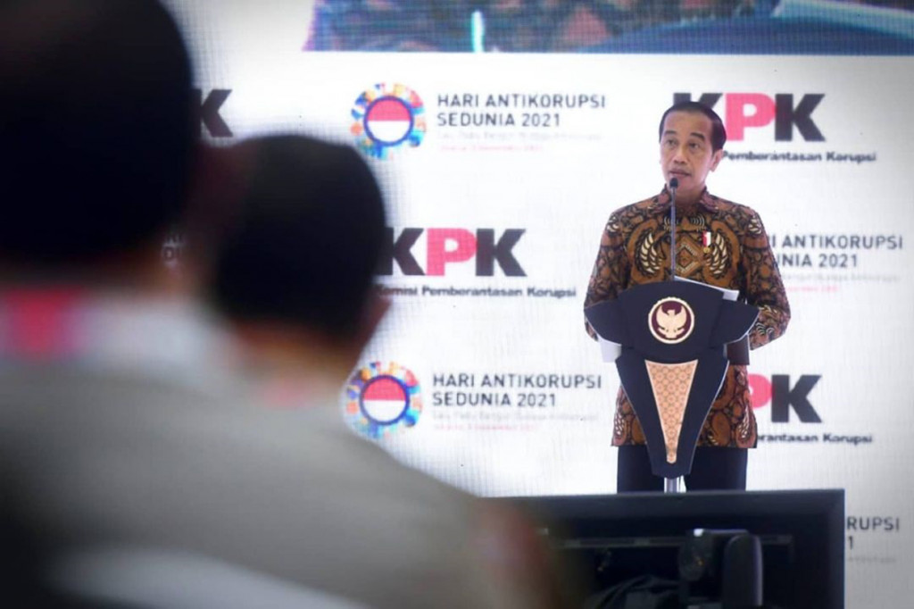Kepala Negara menyampaikan, dalam upaya pemberantasan korupsi, dibutuhkan upaya-upaya yang lebih fundamental dan komprehensif yang dirasakan manfaatnya langsung oleh masyarakat.