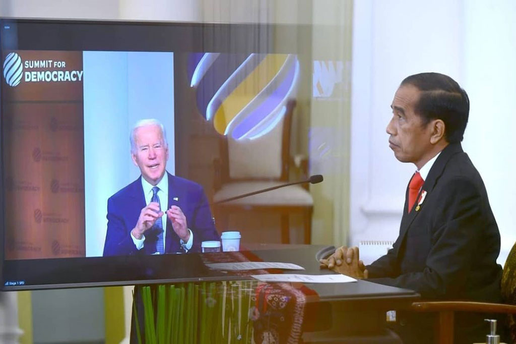 Di samping itu, tambah Presiden, bersama negara ASEAN lainnya, Indonesia juga mendorong kemajuan demokrasi di Asia Tenggara. Indonesia memotori pembentukan ASEAN Intergovernmental Commission on Human Rights dan konsisten memasukkan kelompok masyarakat madani sebagai wakil Indonesia.