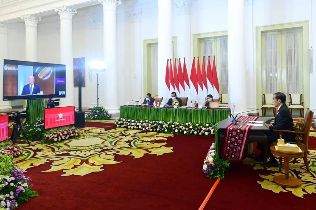 Indonesia juga menjadi inisiator ASEAN Human Rights Dialogue, sejenis Universal Periodic Review (UPR) di ASEAN. Setelah hampir sembilan tahun terhenti, tahun ini dialog tersebut dihidupkan kembali oleh Indonesia. 