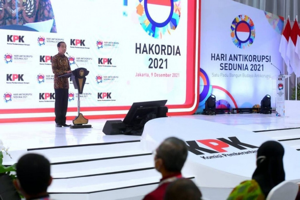 Komisi Pemberantasan Korupsi (KPK) menyelenggarakan puncak perayaan Hari Anti-Korupsi Sedunia (Hakordia) hari ini, Kamis, 9 Desember 2021. Puncak perayaan yang dilaksanakan di Gedung Merah Putih KPK ini dibuka langsung oleh Presiden Joko Widodo alias Jokowi.