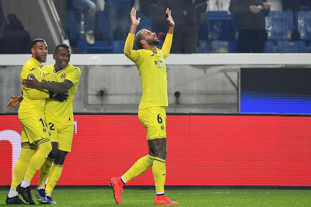 Atalanta sendiri lebih mengendalikan pertandingan dan menciptakan banyak peluang, namun belum berbuah gol. Kesia-siaan mereka harus dibayar mahal setelah tim tamu menggandakan keunggulan menjadi 2-0 lewat Etienne Capoue tiga menit sebelum jeda.