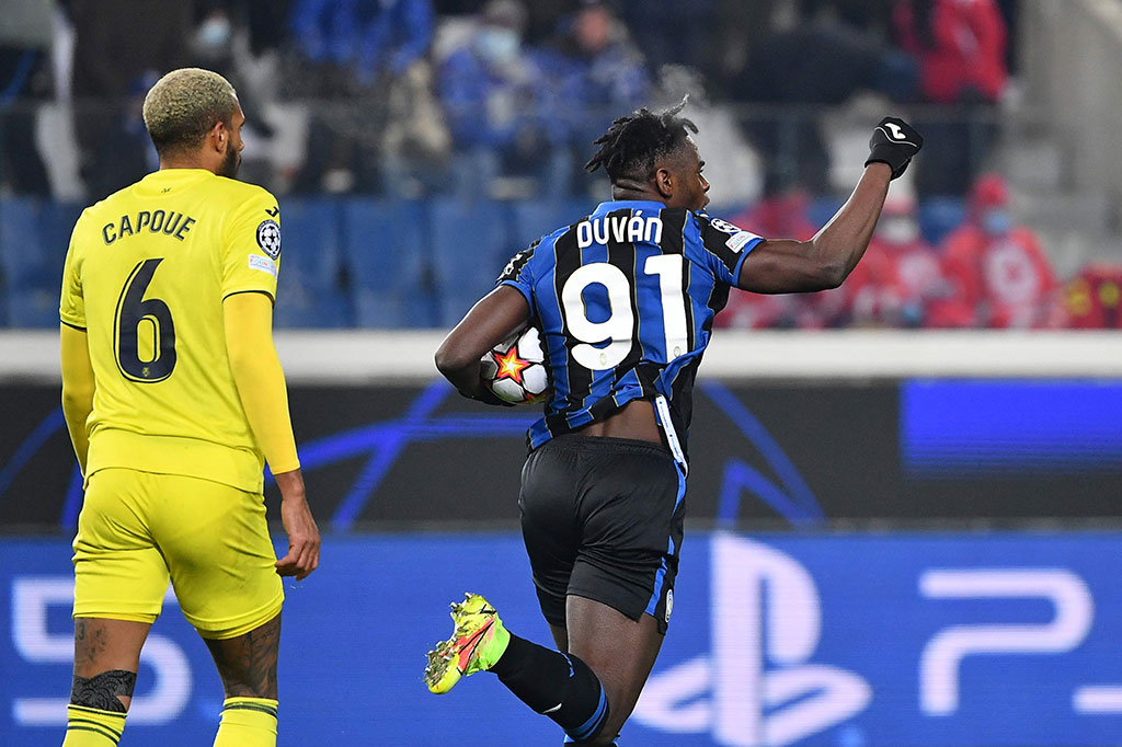 Duvan Zapata kemudian mencetak gol yang membuat Atalanta menipiskan ketertinggalan menjadi 2-3 pada menit ke-80.