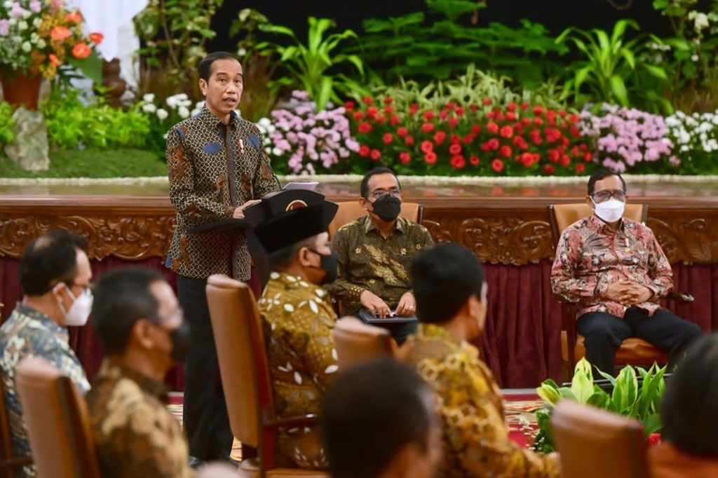 Presiden Joko Widodo menegaskan bahwa pemerintah berkomitmen untuk menegakkan, menuntaskan, dan menyelesaikan pelanggaran hak asasi manusia (HAM) berat dengan mengedepankan prinsip-prinsip keadilan bagi korban dan keadilan bagi yang diduga menjadi pelaku pelanggaran HAM berat. Komitmen tersebut dituangkan dalam Undang-Undang (UU) No. 26 Tahun 2000 tentang Pengadilan HAM.
