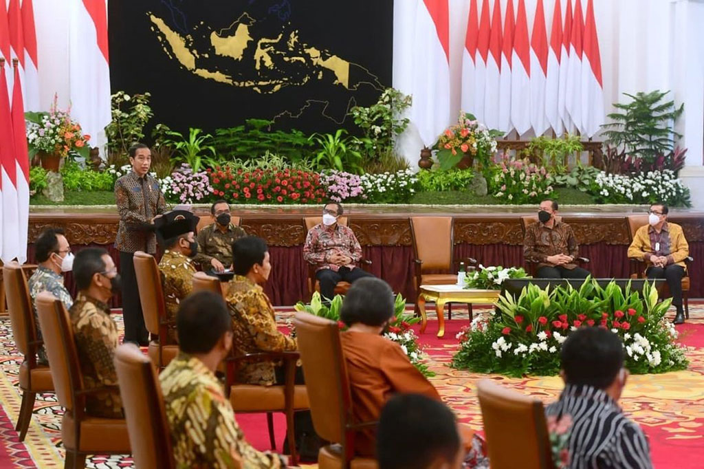 “Pemerintah melalui Jaksa Agung telah mengambil langkah untuk melakukan penyidikan umum terhadap peristiwa pelanggaran HAM yang berat. Salah satunya tadi sudah disampaikan oleh Bapak Ketua Komnas HAM adalah kasus Paniai di Papua Tahun 2014,” tutur Presiden dalam sambutannya pada acara Peringatan Hari HAM Sedunia Tahun 2021 di Istana Negara, Jakarta, Jumat, 10 Desember 2021.