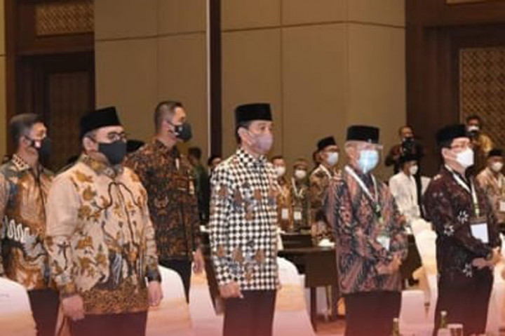 Hal tersebut didukung dengan kinerja Bank Syariah Indonesia (BSI) yang tidak hanya melayani nasabah besar tapi juga yang kecil. 