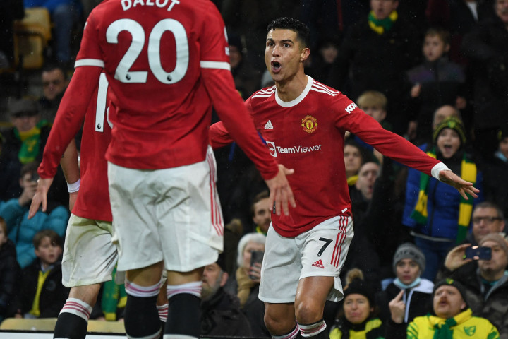 Kemenangan membuat MU kembali ke peringkat lima klasemen Liga Inggris dengan 27 poin, sama dengan West Ham United, namun The Hammers baru akan bertanding besok.