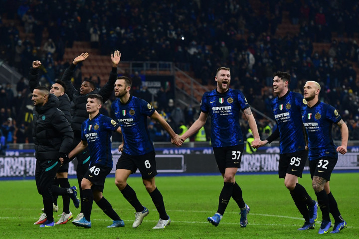 Inter Milan sudah mengumpulkan 40 poin dari 17 laga, unggul satu angka dari AC Milan yang kini menempati posisi kedua klasemen.