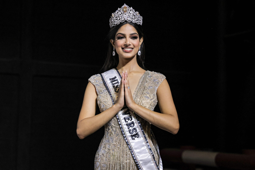 Sebelum Harnaaz Sandhu, India pernah menjadi juara Miss Universe pada 2000 (Lara Dutta) dan 1994 (Susmita Sen).
