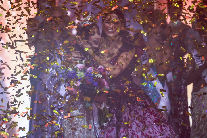 Harnaaz Sandhu mewarisi takhta Miss Universe 2020 Andrea Meza. Andrea tercatat sebagai Miss Universe dengan masa jabatan terpendek. Wanita asal Meksiko itu terpilih sebagai Miss Universe 2020 pada Mei 2021.