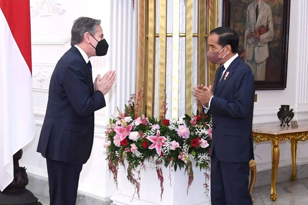 Presiden Joko Widodo melakukan pertemuan bilateral dengan Menteri Luar Negeri Amerika Serikat Anthony J. Blinken, pada Senin, 13 Desember 2021. Dalam pertemuan tersebut, Jokowi menyampaikan sejumlah agenda prioritas presidensi G20 Indonesia. Indonesia juga mengharapkan AS dapat menjadi mitra di bidang ekonomi, investasi, hingga kesehatan.